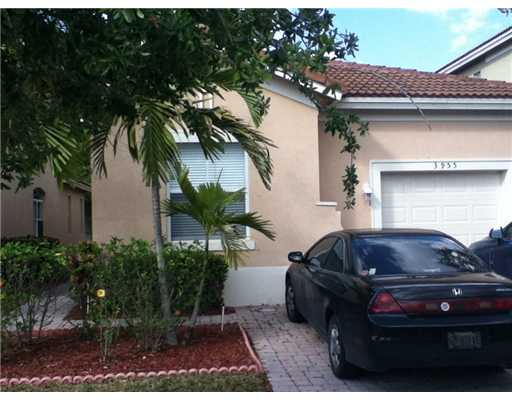 3955 NE 12 DR