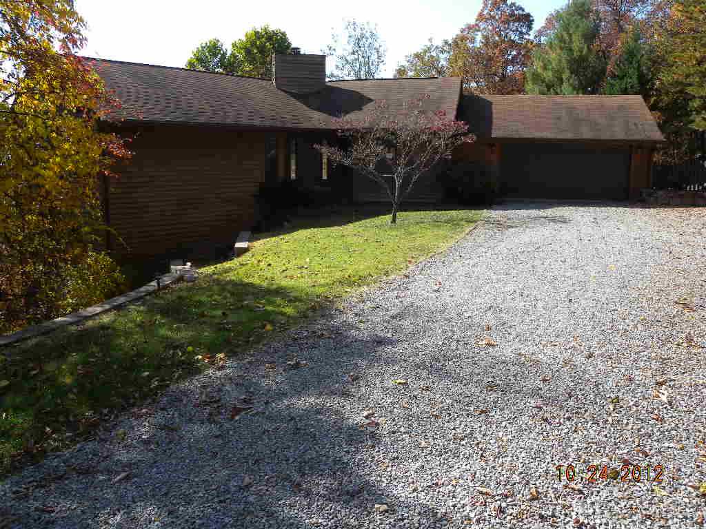 2444 Coachman Dr