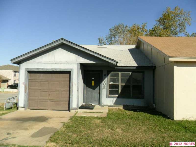 605 E 142nd Pl