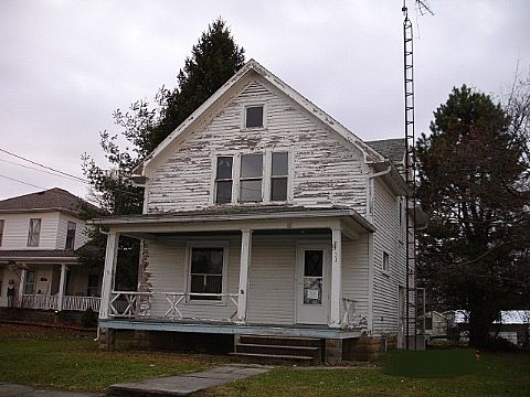 E 31 New Haven St