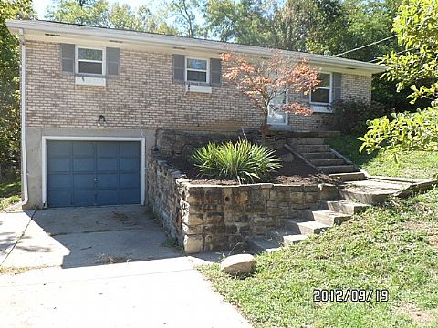 1453 Garvey Ave