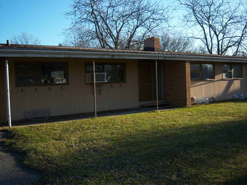 1076 Arrowhead Dr