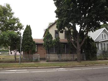 388 Minnehaha Ave W
