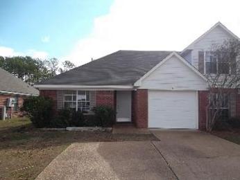414 Woodlake Ln