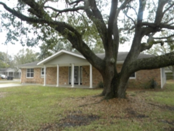 2303 Dogwood St
