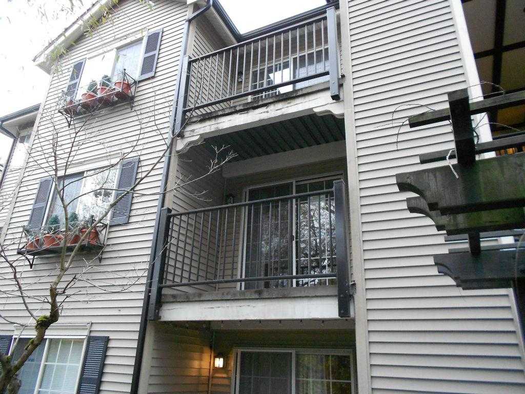 215 9th St Apt 203