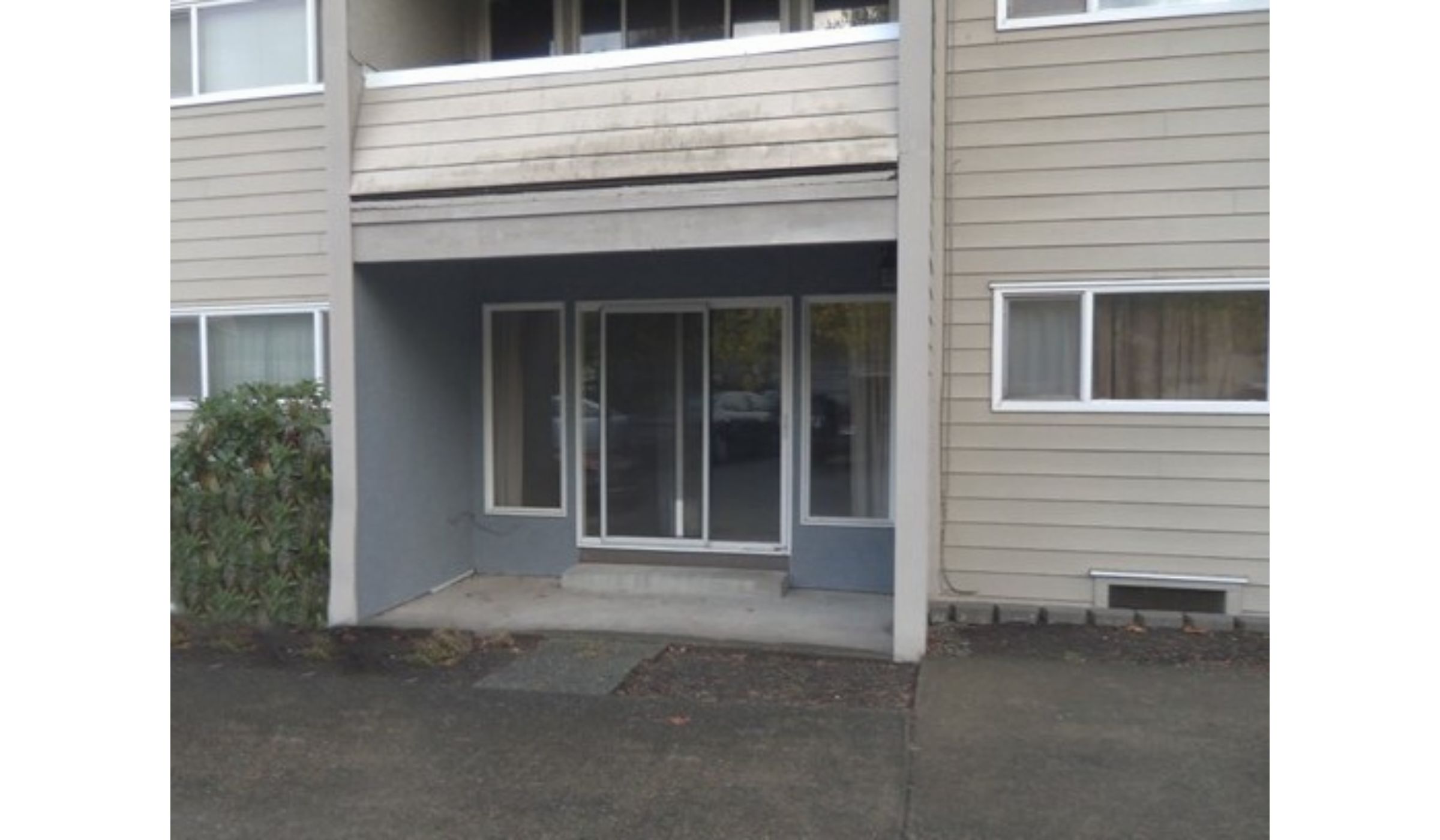236 S 152nd St Apt 103