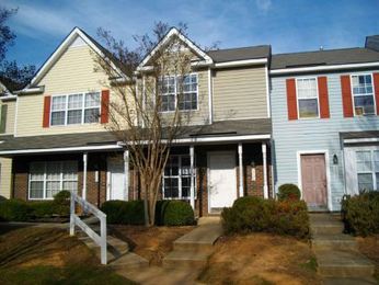 7708 Petrea Ln
