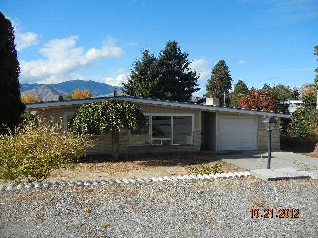 1132 N Denis Ct
