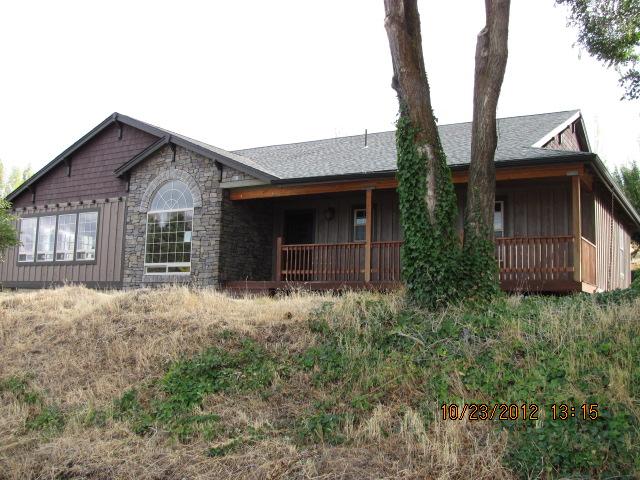 3040 Valley View Dr