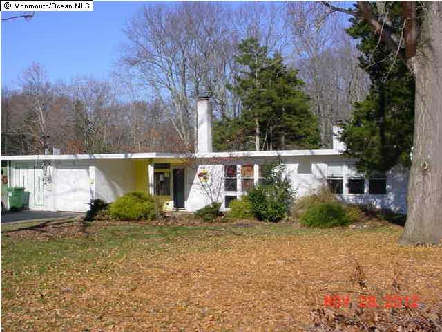 6 Homestead Ln