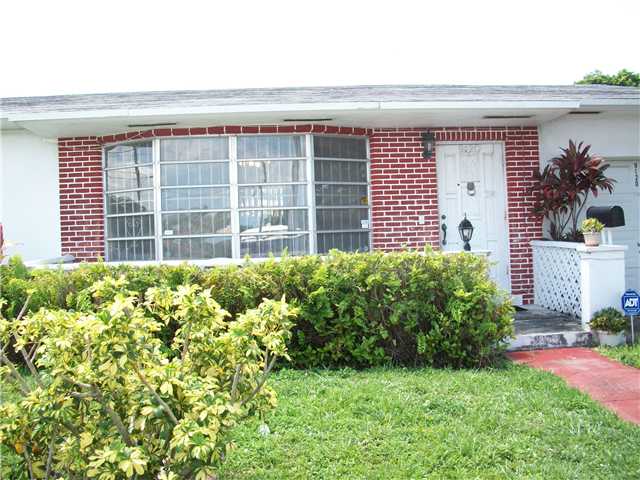 9120 NW 12 AV