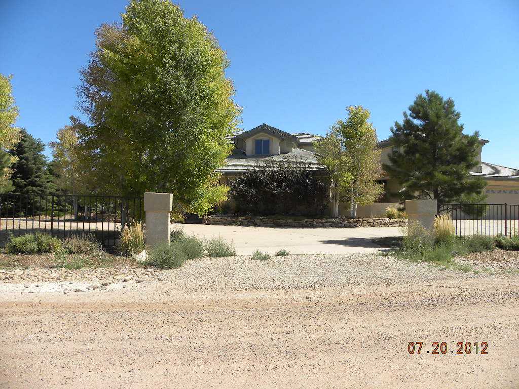 571 W Calle Allegre
