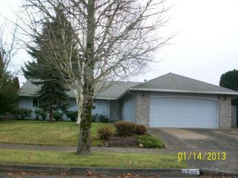2586 Michael Dr NE