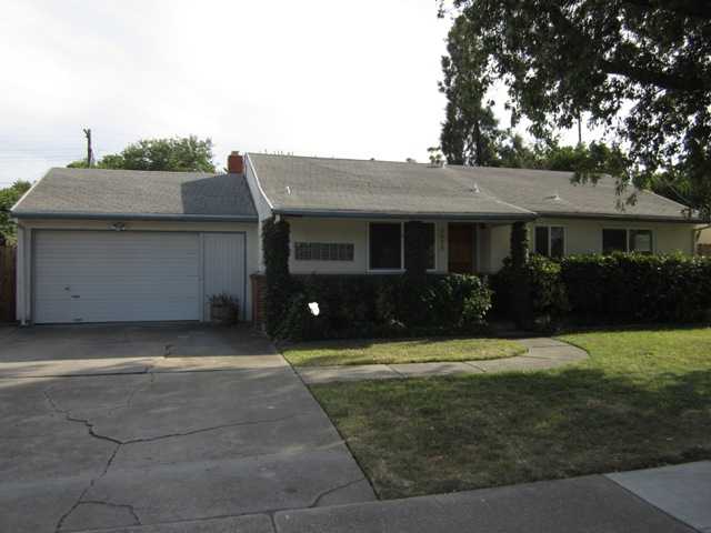 2430 De Ovan Ave