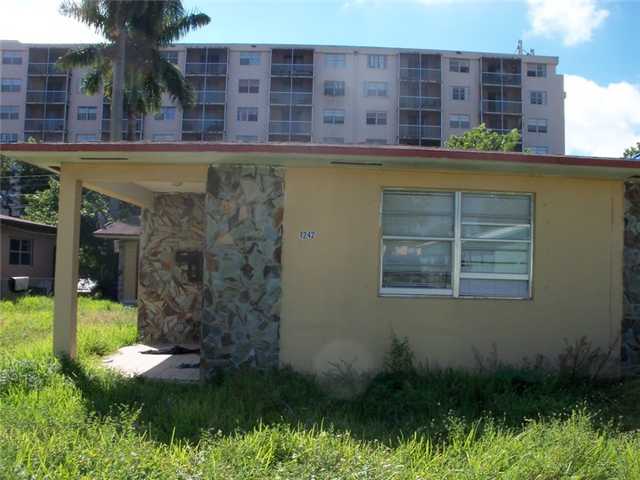 1242 NE 109 ST