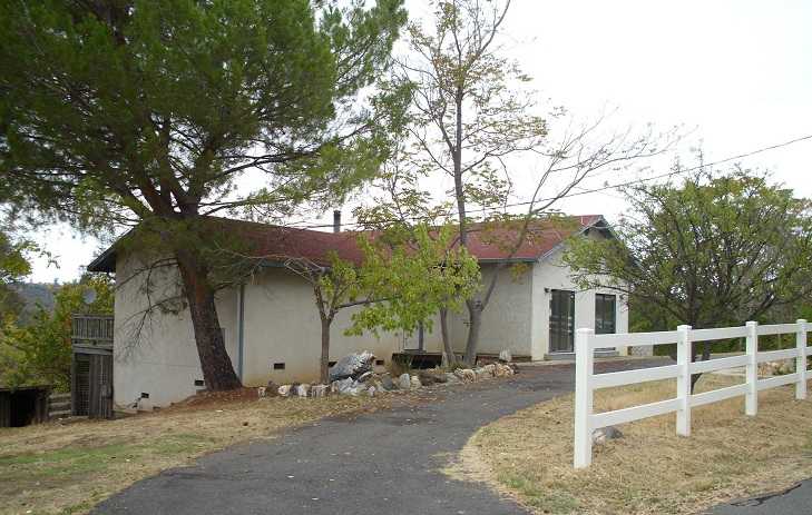 18120 Golden Oaks Dr