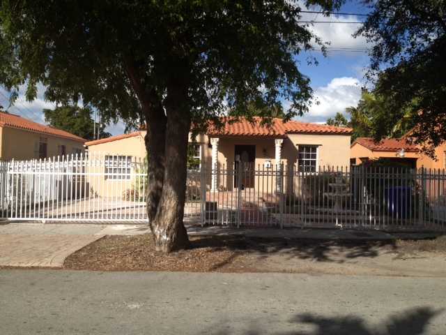 2277 SW 3 ST
