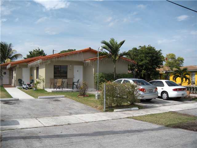 464 SW 78 AV