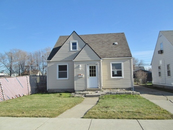 24924 Schroeder Ave