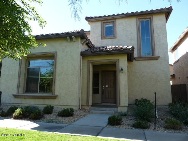 3634 W Thalia Ct