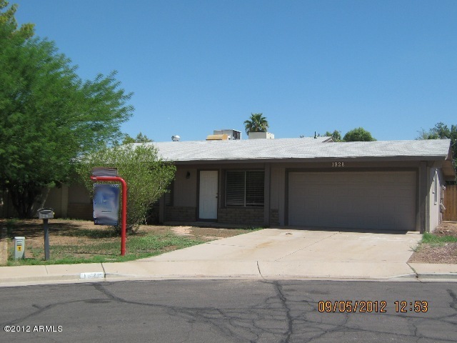 1928 W Des Moines Cir