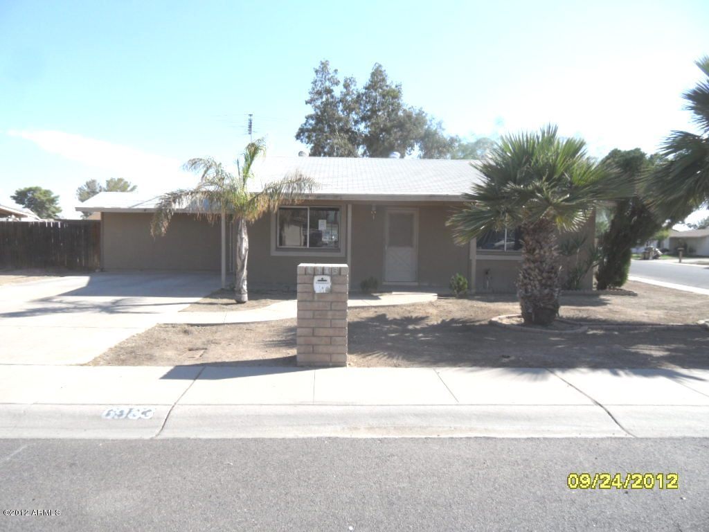 6983 W Rancho Dr