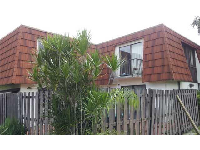 2241 White Pine Cir Apt D