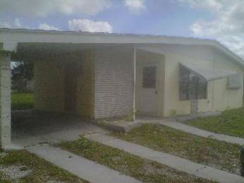 735 SE Airoso Blvd