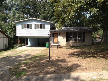61 Lakeside Dr
