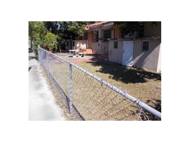 6300 N MIAMI AV