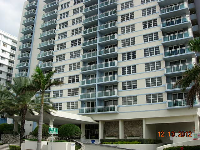 6917 Collins Ave,412