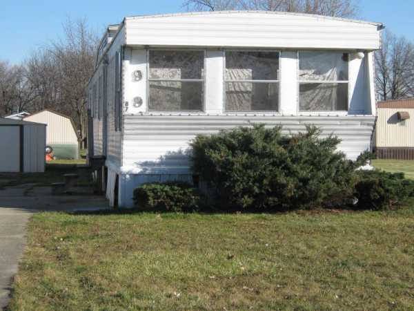 5979 E Maple