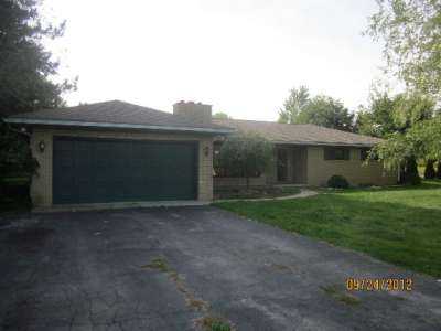 2799 W Albain Rd