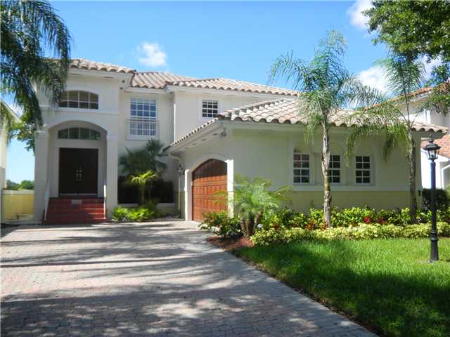 4570 NW 93 DORAL CT