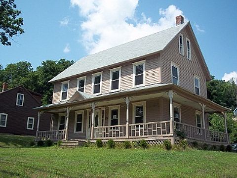 274 S Main St