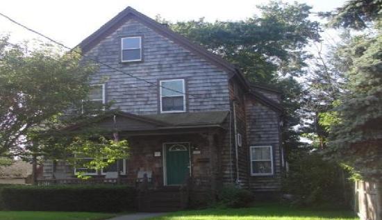 16 Sycamore St