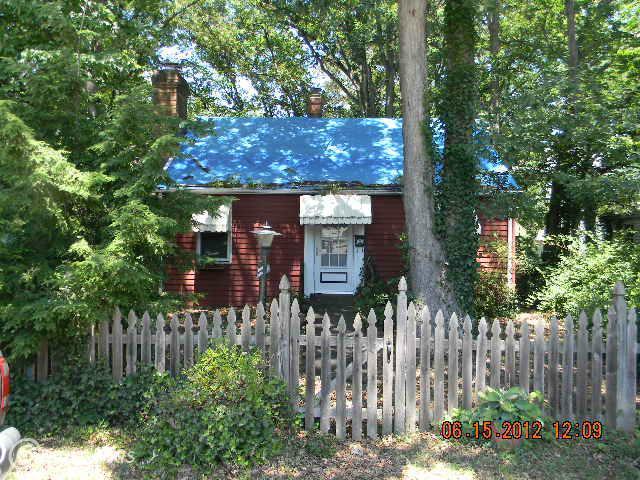 106 Chestnut Ln
