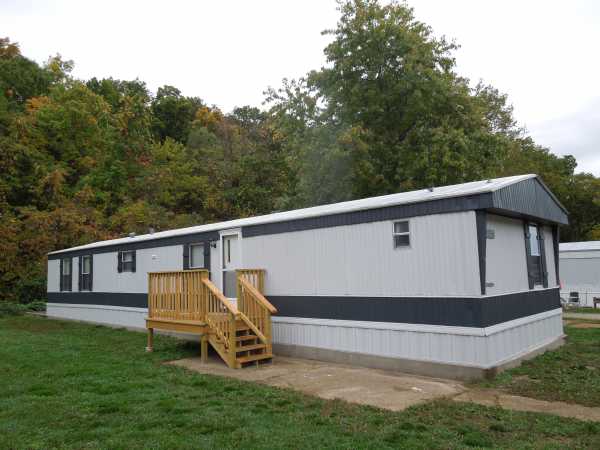 1355 Ravinia Way (previously Robindale Drive)