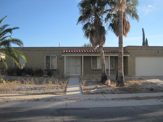 9122 E Roberto St