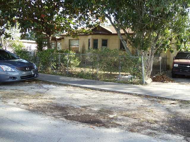 1130 NW 114 ST