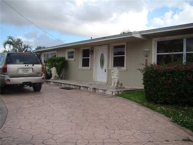 9045 SW 36 ST