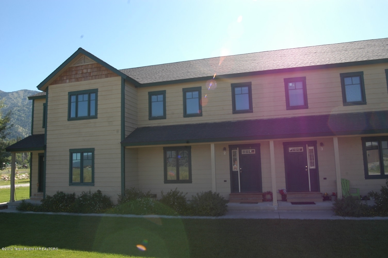 28 Larkspur Dr
