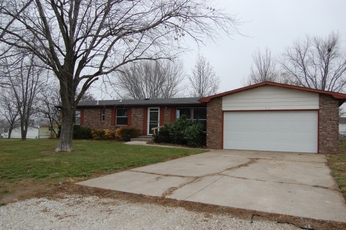 713 E Nance Dr