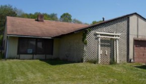 24 Ainsworth Ln