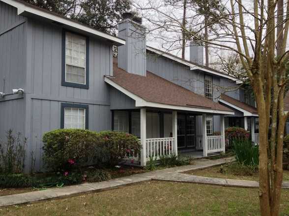 307 Cedarwood Dr