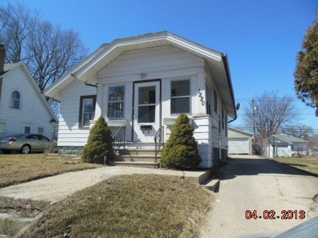 1220 Center Ave