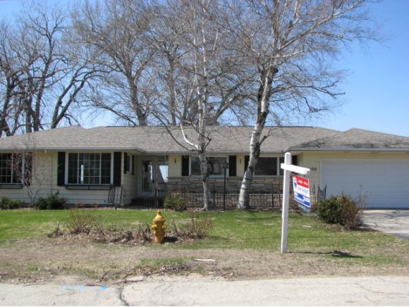 1100 Lakeshore Dr
