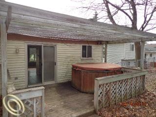 2409 Pine Orchard Dr