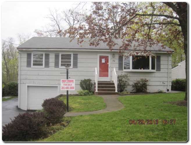 73 Yawpo Ave